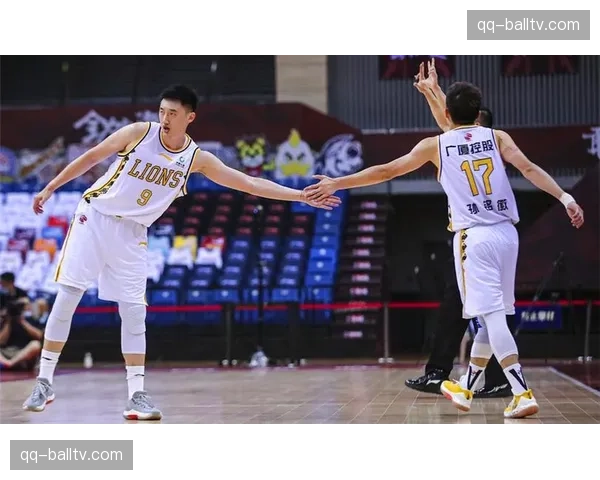 高位压迫与边路转移结合 广厦队战术执行率联盟顶尖