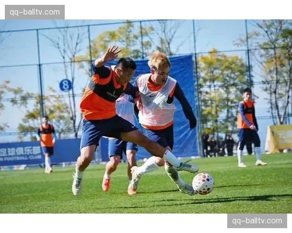 玉昆黄紫昌技术特点适配 前场多面手契合乔迪传控体系